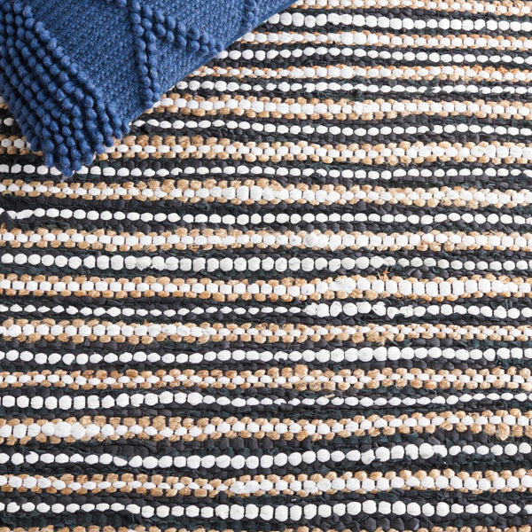 Safavieh Vintage Leather 205 Hand Woven 90% Leather And 10% Jute Rug VTL205Z-5