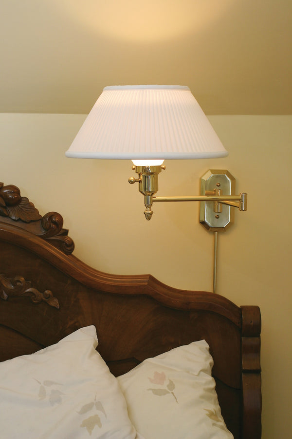 Wall Swing Arm Lamp in Polished Brass