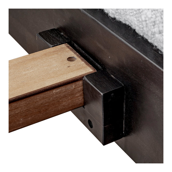 Moe's Home Ashcroft Queen Bed