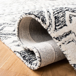 Safavieh Abstract 557 Hand Tufted Wool Contemporary Rug ABT557A-9