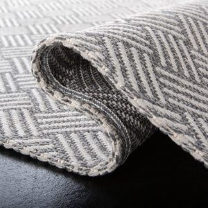 Augustine 400 Augustine 418  Power Loomed Polyester + Cotton Rug Grey / Silver