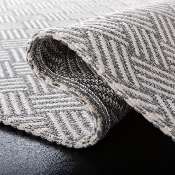 Augustine 400 Augustine 418  Power Loomed Polyester + Cotton Rug Grey / Silver