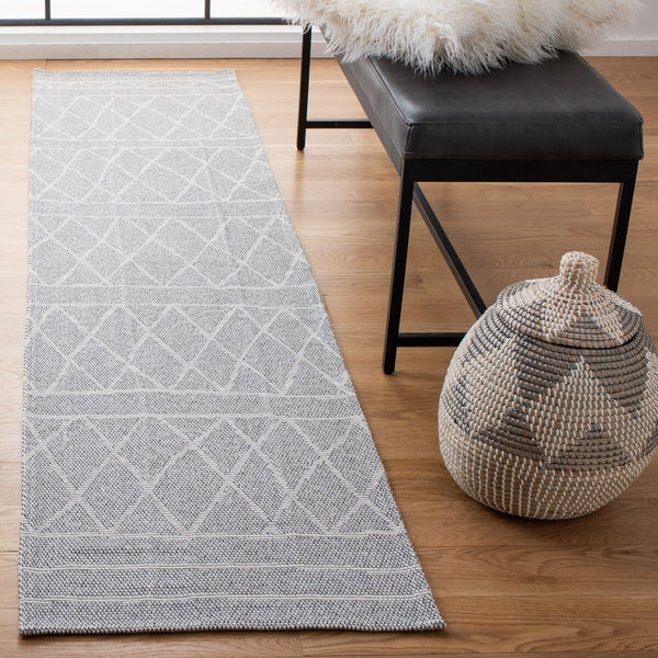 Safavieh Augustine 400 72 % Polypropylene + 21.2 % Jute + 6.8 % Latex Power Loomed Rug AGT474A-9