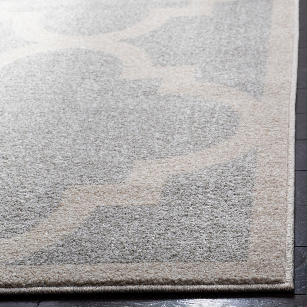 Safavieh Amherst 423 Power Loomed 67% Polypropylene 18% Fibrillated Polypropylene 8% Latex 7% Poly-cotton(warp) Rug AMT423B-3