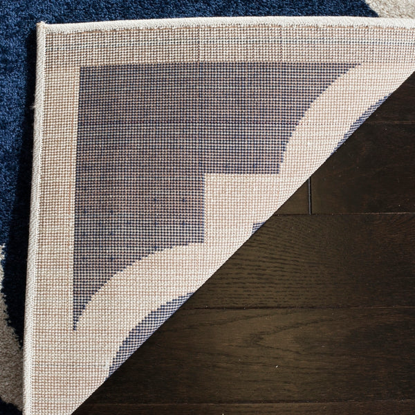 Safavieh Amherst 423 Power Loomed 67% Polypropylene 18% Fibrillated Polypropylene 8% Latex 7% Poly-cotton(warp) Rug AMT423P-3