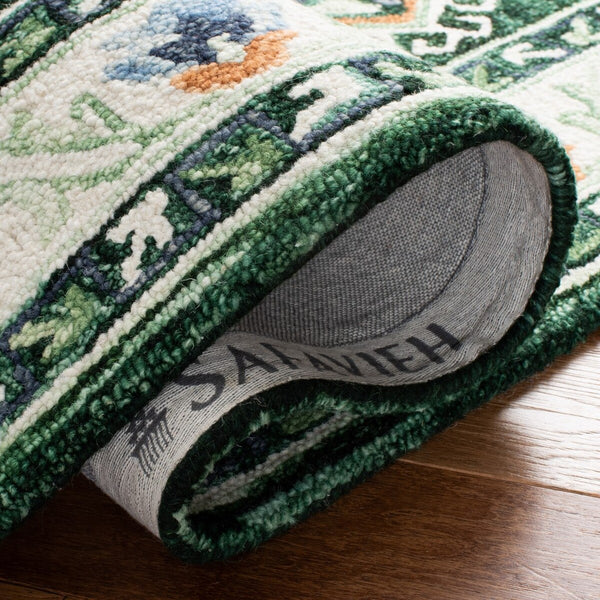 Safavieh Aspen 706 Hand Tufted Wool Bohemian Rug APN706Y-8