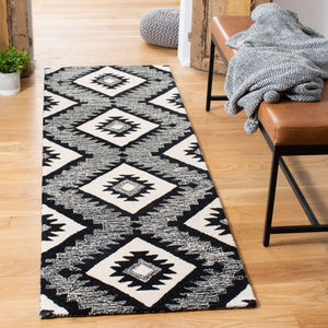Safavieh Aspen 813 Hand Tufted Wool Bohemian Rug APN813Z-9