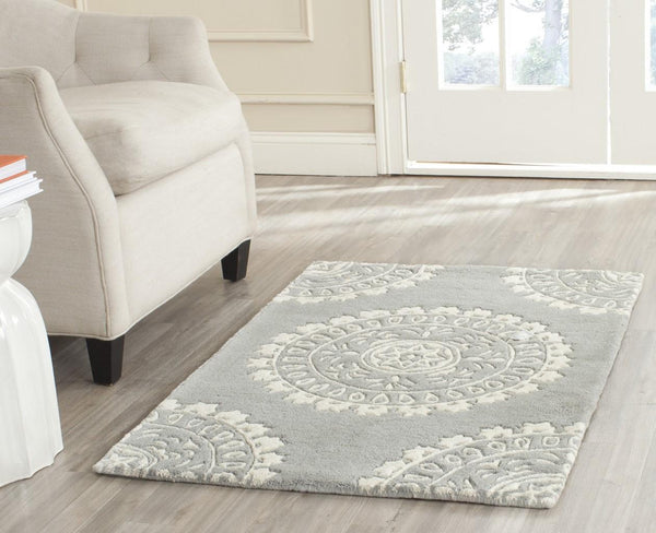 Safavieh Bella 122 Hand Tufted Wool Rug BEL122A-24