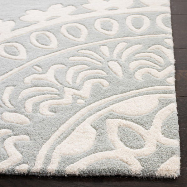 Safavieh Bella 122 Hand Tufted Wool Rug BEL122A-24