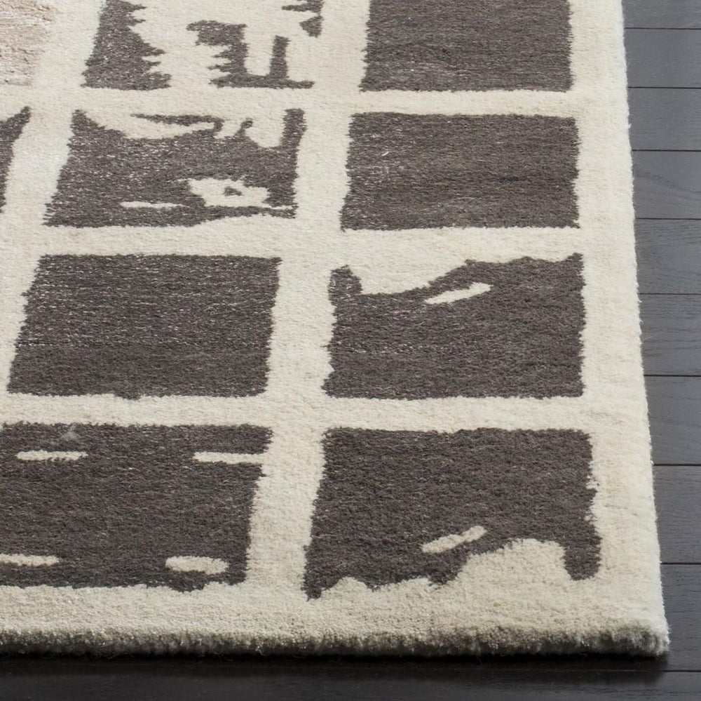 Safavieh Bella 130 Hand Tufted Wool Rug BEL130A-24