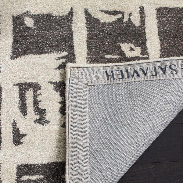 Safavieh Bella 130 Hand Tufted Wool Rug BEL130A-24