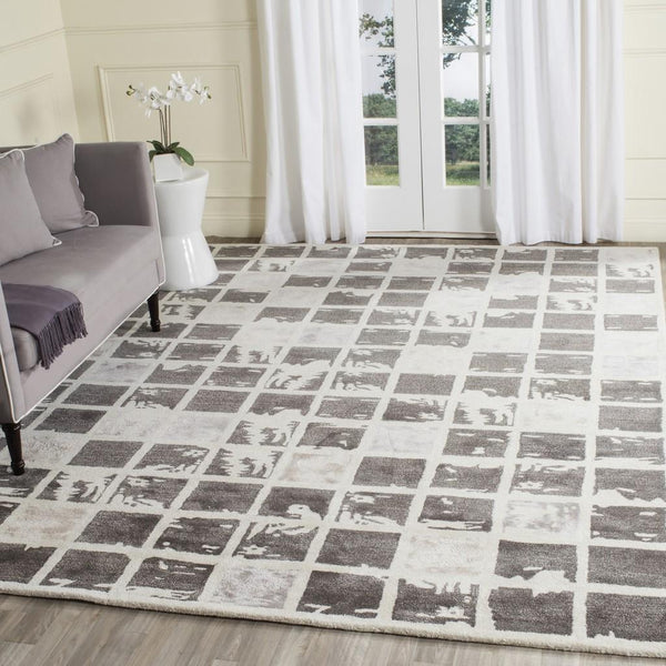Safavieh Bella 130 Hand Tufted Wool Rug BEL130A-24