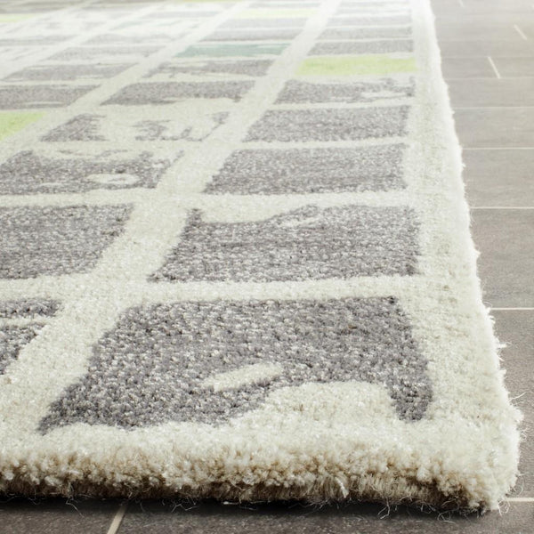 Safavieh Bella 130 Hand Tufted Wool Rug BEL130B-24