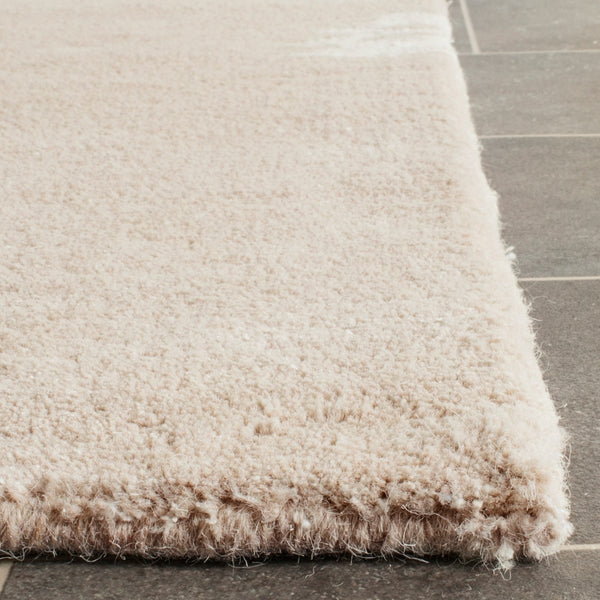 Safavieh Bella 131 Hand Tufted 50% Wool/50% Viscose Rug BEL131C-24