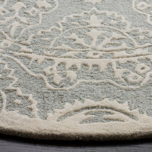 Safavieh Bella 134 Hand Tufted Wool Rug BEL134B-24
