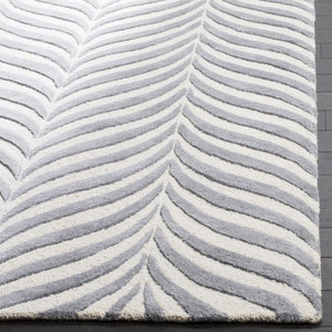 Safavieh Bella 135 Hand Tufted Wool Rug BEL135B-24