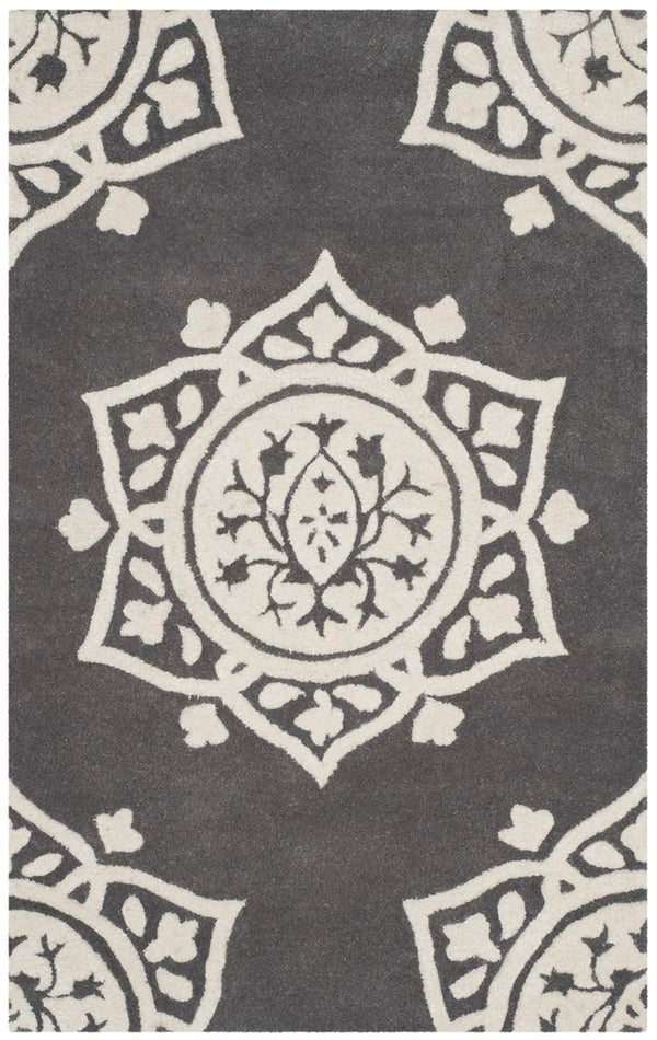 Safavieh Bella 136 Hand Tufted Wool Rug BEL136C-24