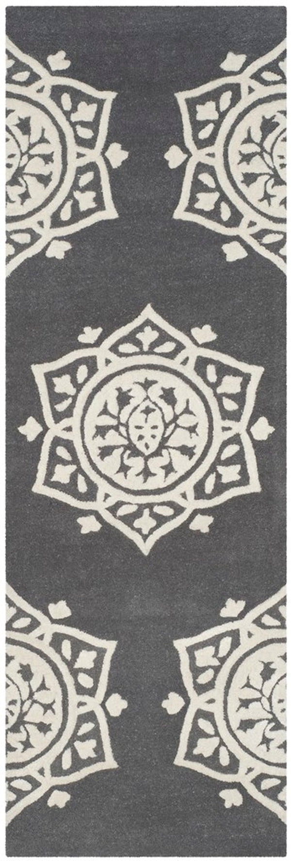 Safavieh Bella 136 Hand Tufted Wool Rug BEL136C-24