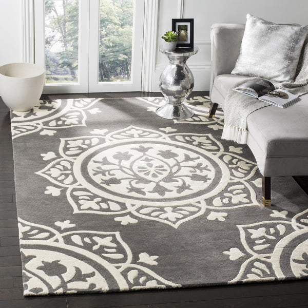Safavieh Bella 136 Hand Tufted Wool Rug BEL136C-24