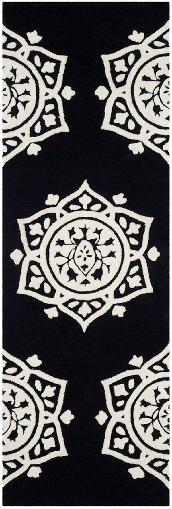 Safavieh Bella 136 Hand Tufted Wool Rug BEL136D-24