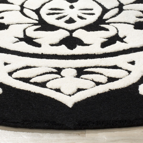 Safavieh Bella 136 Hand Tufted Wool Rug BEL136D-24
