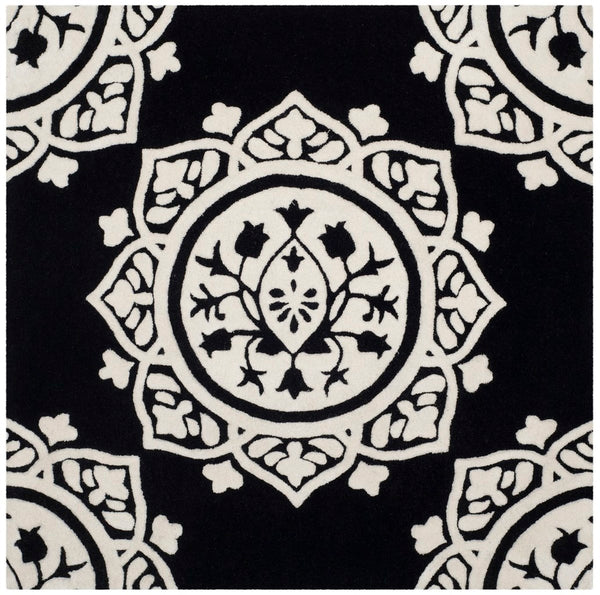 Safavieh Bella 136 Hand Tufted Wool Rug BEL136D-24