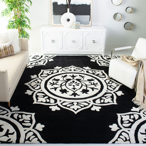 Safavieh Bella 136 Hand Tufted Wool Rug BEL136D-24
