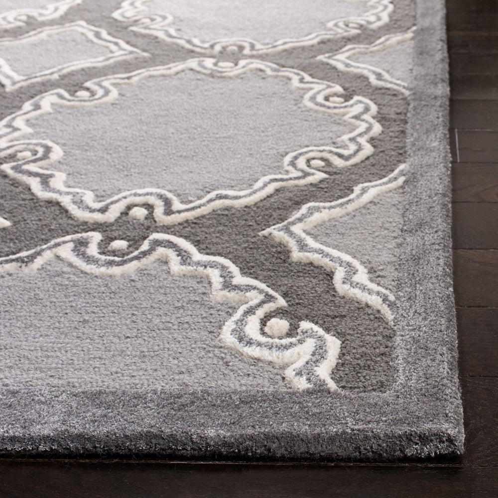 Safavieh Bella 139 Hand Tufted Wool Rug BEL139A-24