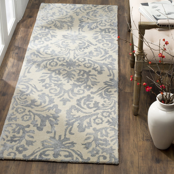 Safavieh Bella 156 Hand Tufted 60% Wool/25% Viscose/15% Cotton Rug BEL156A-24
