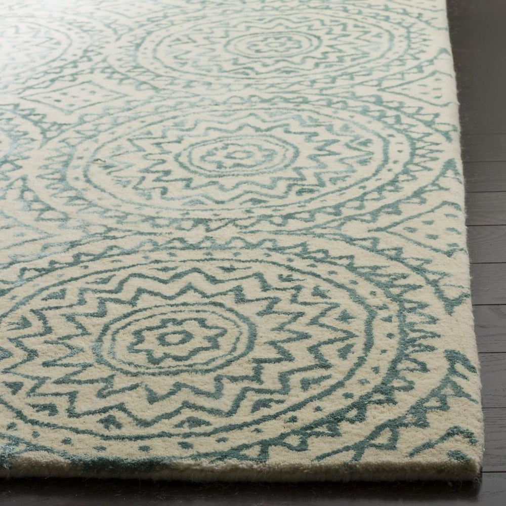 Safavieh Bella BEL915 Rug