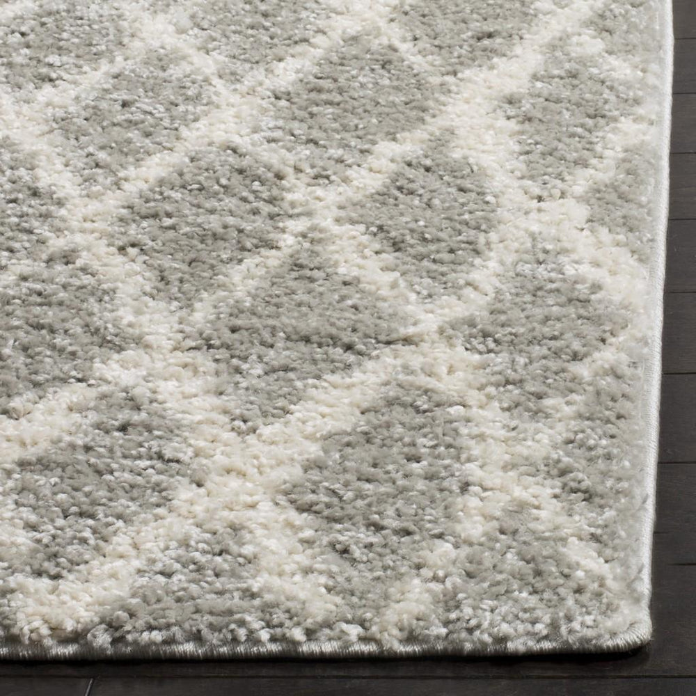 Safavieh Berber BER163 Power Loomed Rug