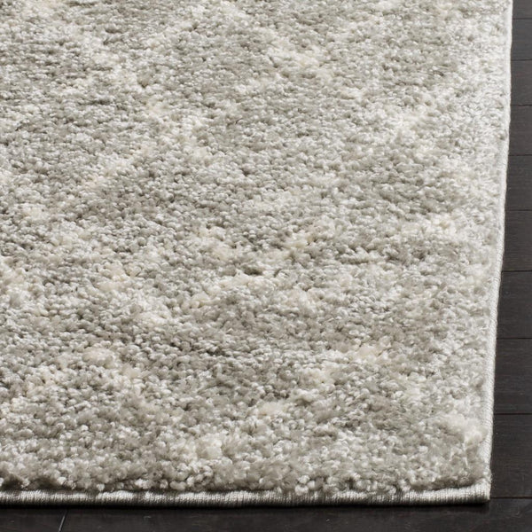 Safavieh Berber BER165 Power Loomed Rug