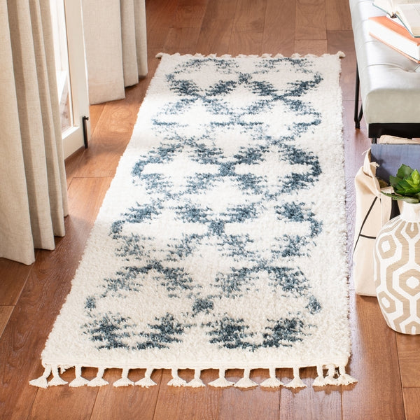 Safavieh Berber Fringe Shag 524 80% Polypropylene + 20% Polyester Power Loomed Shag & Flokati Rug BFG524A-24