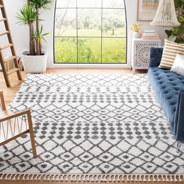 Berber Fringe Shag 538 Shag & Flokati Power Loomed 80% Polypropylene + 20% Polyester Rug Ivory / Dark Grey