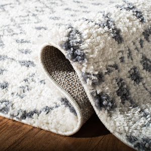 Safavieh Berber BFG540 Power Loomed Rug