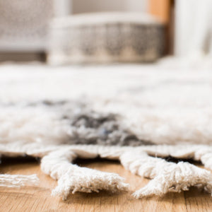 Safavieh Berber BFG628 Power Loomed Rug