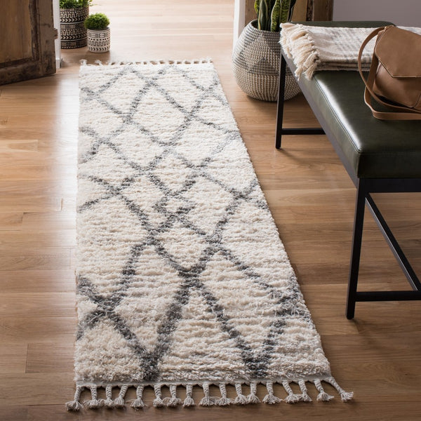 Safavieh Berber BFG628 Power Loomed Rug