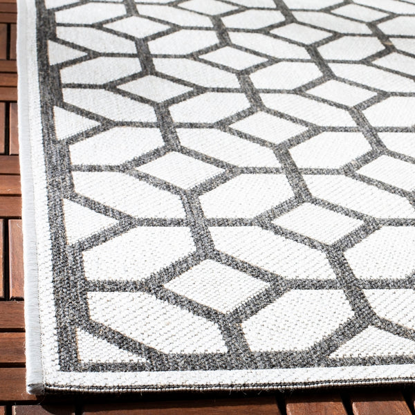 Safavieh Beach House 127 PowerLoomed 100% Polypropylene Pile Indoor/ Outdoor Rug BHS127A-6SQ
