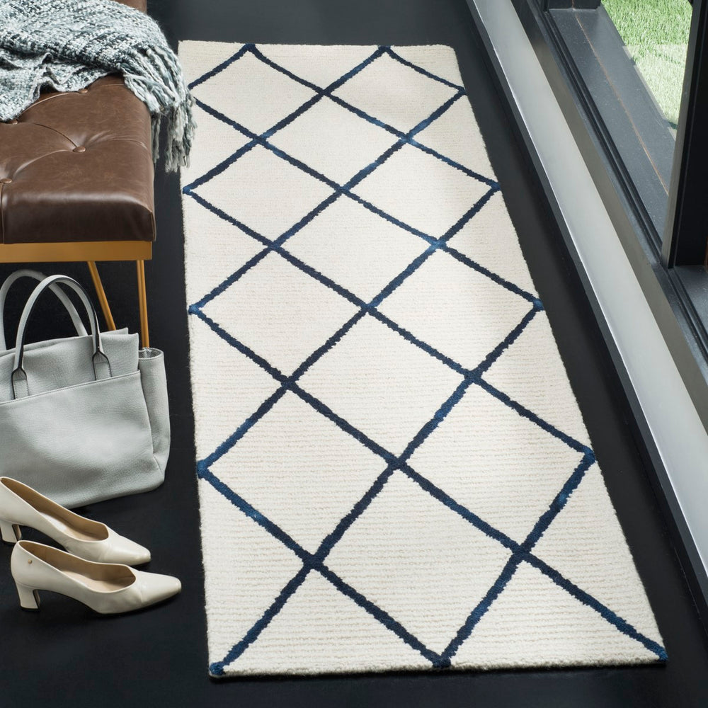 Safavieh Blossom BLM102 Hand Tufted Rug