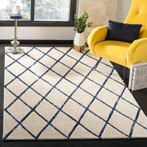 Safavieh Blossom 102 Hand Tufted Wool Rug BLM102N-28