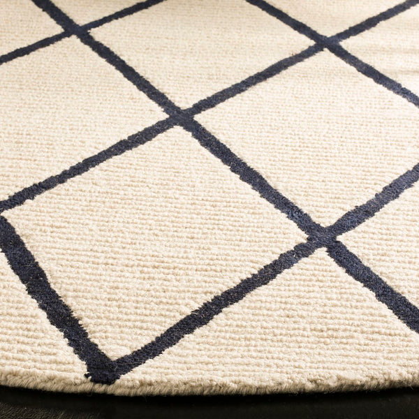 Safavieh Blossom 102 Hand Tufted Wool Rug BLM102N-28