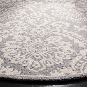 Safavieh Blossom BLM106 Hand Tufted Rug