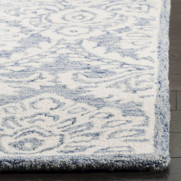 Safavieh Blossom BLM106 Hand Tufted Rug