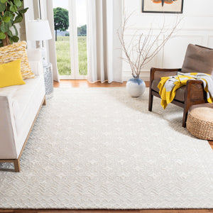 Safavieh Blossom 114 Hand Tufted Wool Rug BLM114F-9