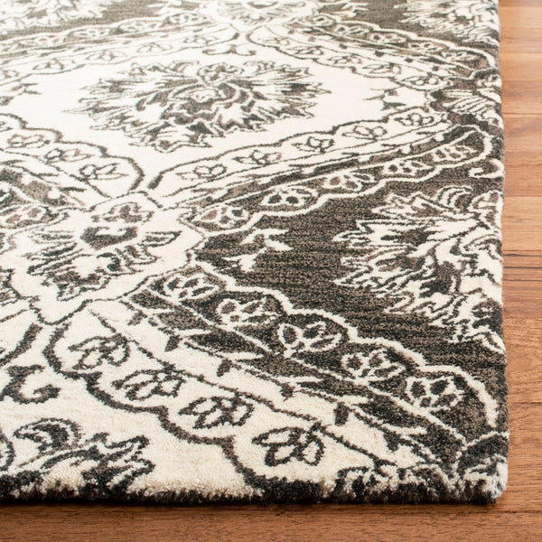 Safavieh Blossom BLM601 Rug