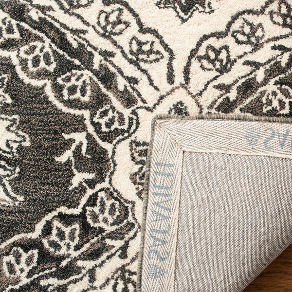 Safavieh Blossom BLM601 Rug