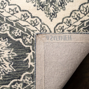 Safavieh Blossom BLM601 Rug