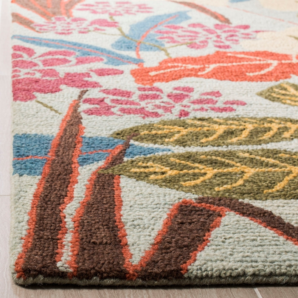 Safavieh Blossom BLM674 Rug