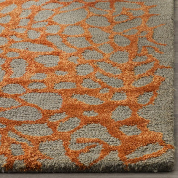 Safavieh Blossom 695 Hand Hooked Wool/Viscose Rug BLM695C-9