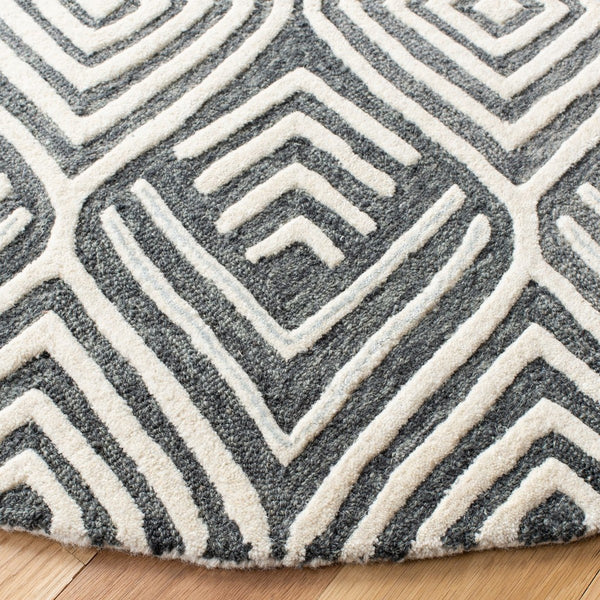 Safavieh Blossom 936 Hand Tufted Wool Rug BLM936G-28